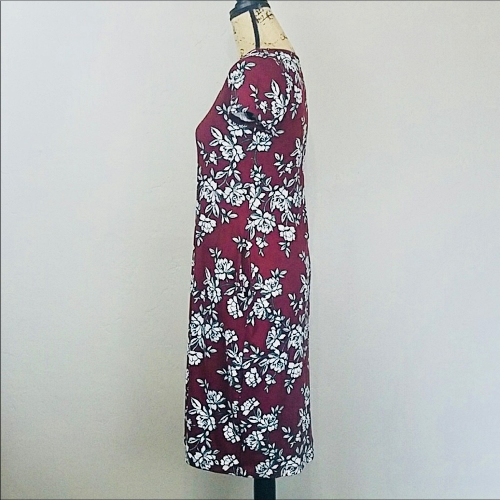 Short Sleeve Flower Dress in Wine - Picture 5 of 7